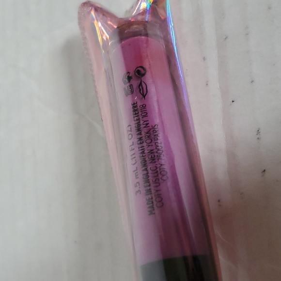 4 Covergirl Melting Pout Vinyl Vow Matte Liquid Lipsticks Lip Color 3.5 NWT - Picture 3 of 14